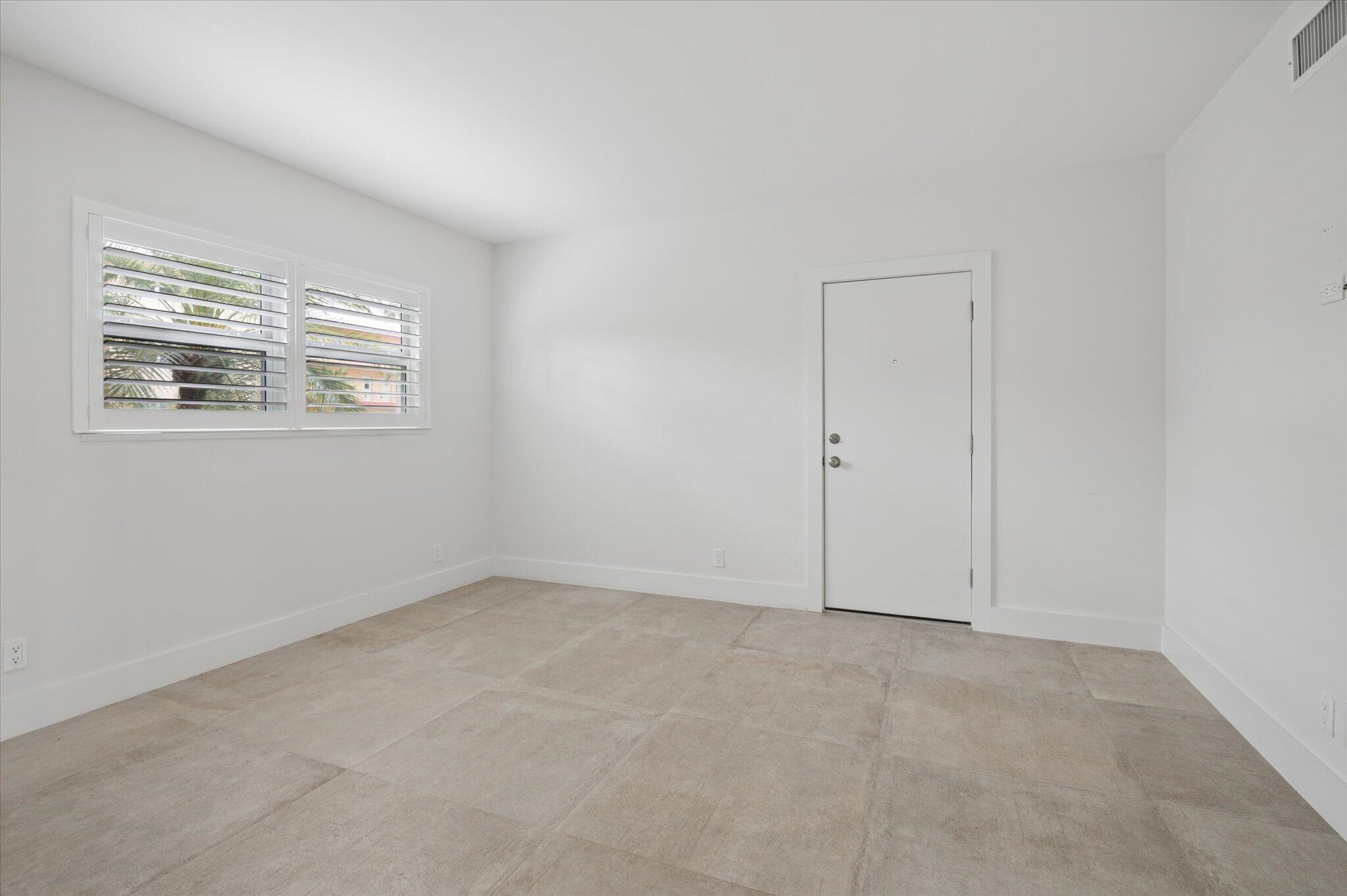 ROYAL LAUDERDALE LANDINGS CONDO - Residential