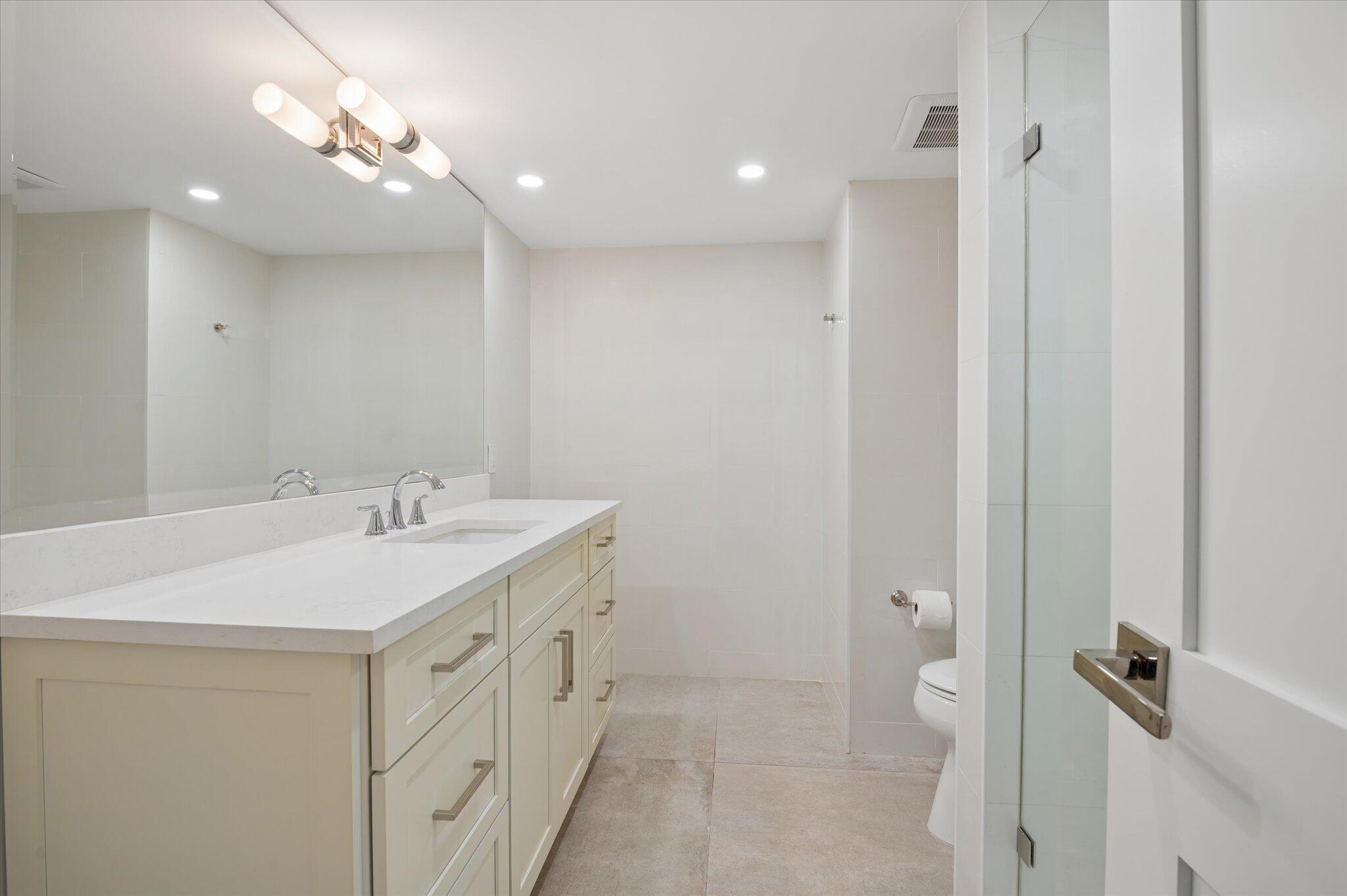 ROYAL LAUDERDALE LANDINGS CONDO - Residential