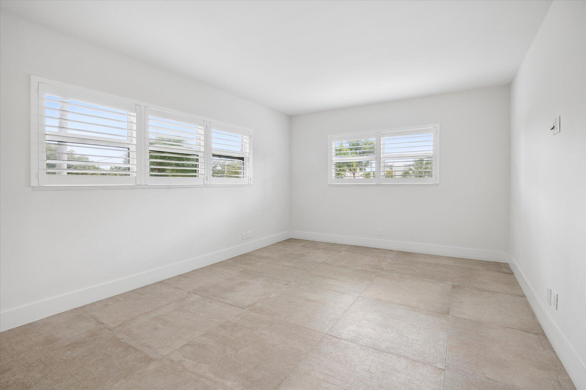 ROYAL LAUDERDALE LANDINGS CONDO - Residential
