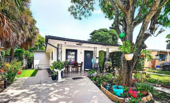 Photo of 1020 S K Street, Lake Worth Beach, FL 33460 (MLS # B26077721)