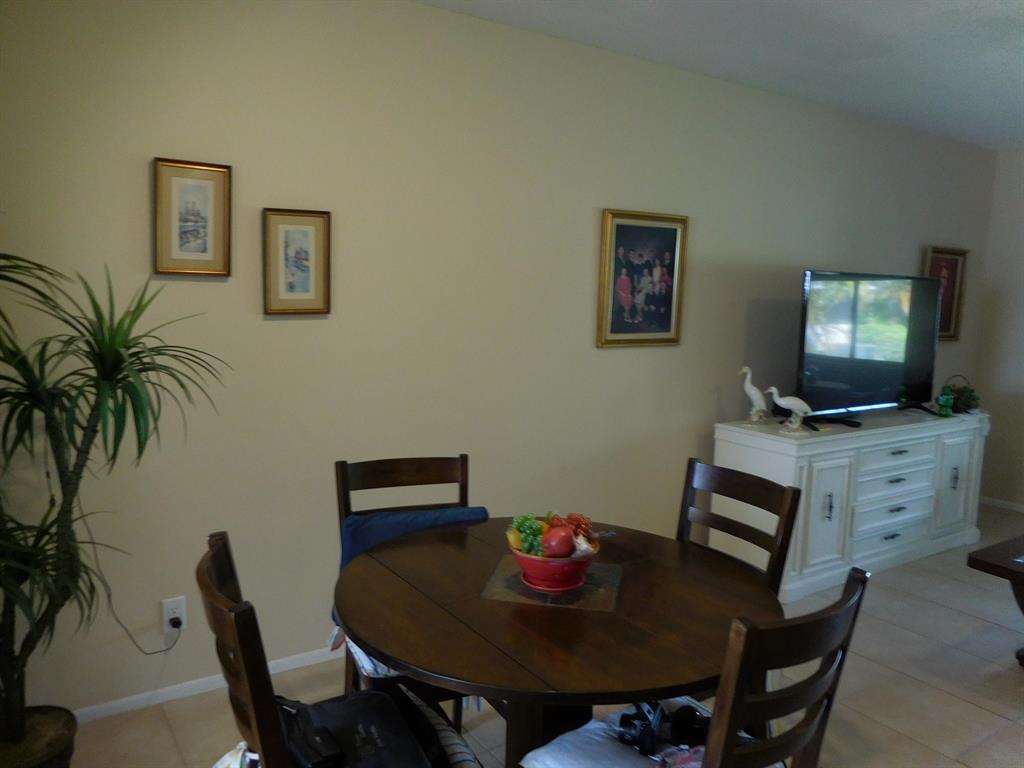 CRESTHAVEN VILLAS CONDO 33 - Residential