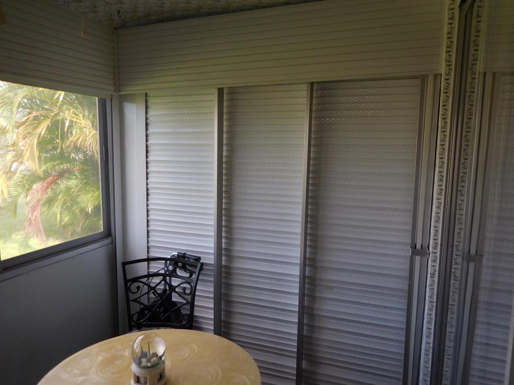 CRESTHAVEN VILLAS CONDO 33 - Residential