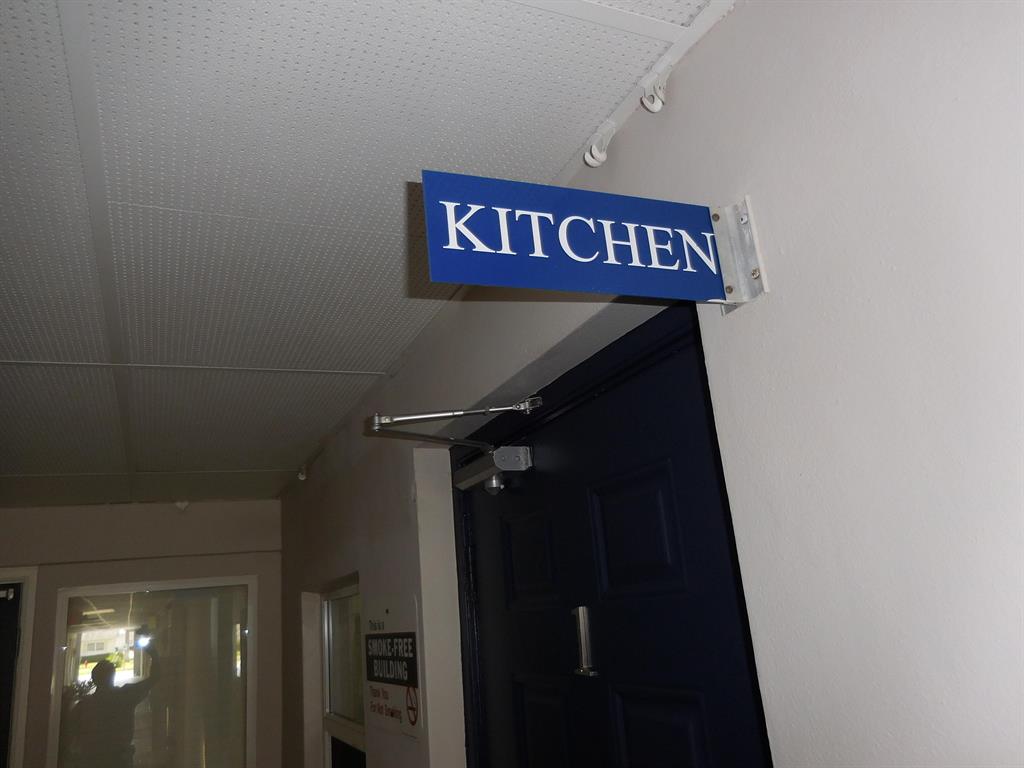 CRESTHAVEN VILLAS CONDO 33 - Residential