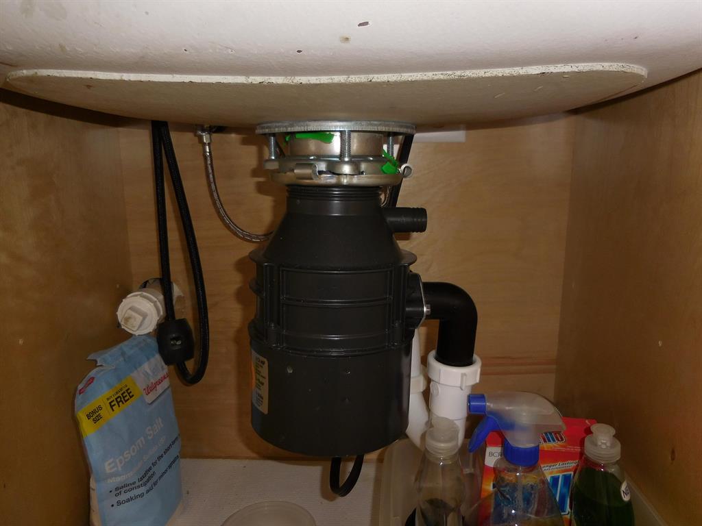 CRESTHAVEN VILLAS CONDO 33 - Residential