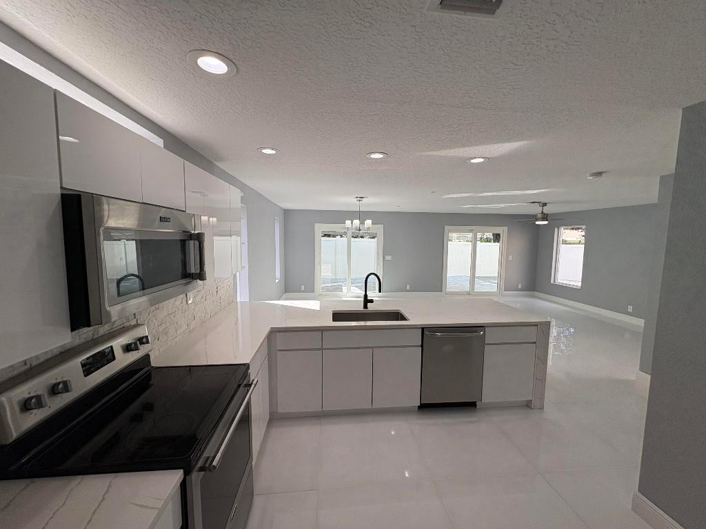 PINE HOLLOW ESTATES - Residential