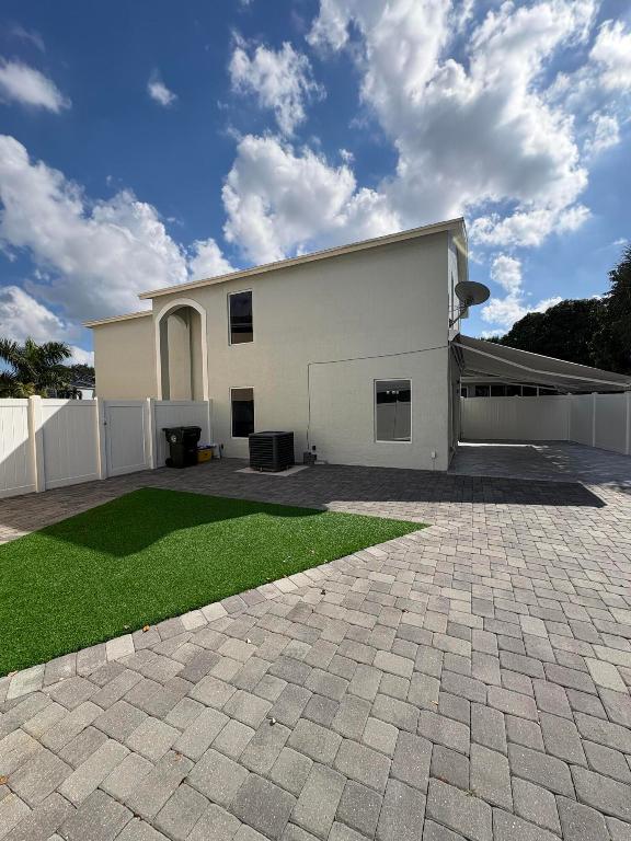 PINE HOLLOW ESTATES - Residential