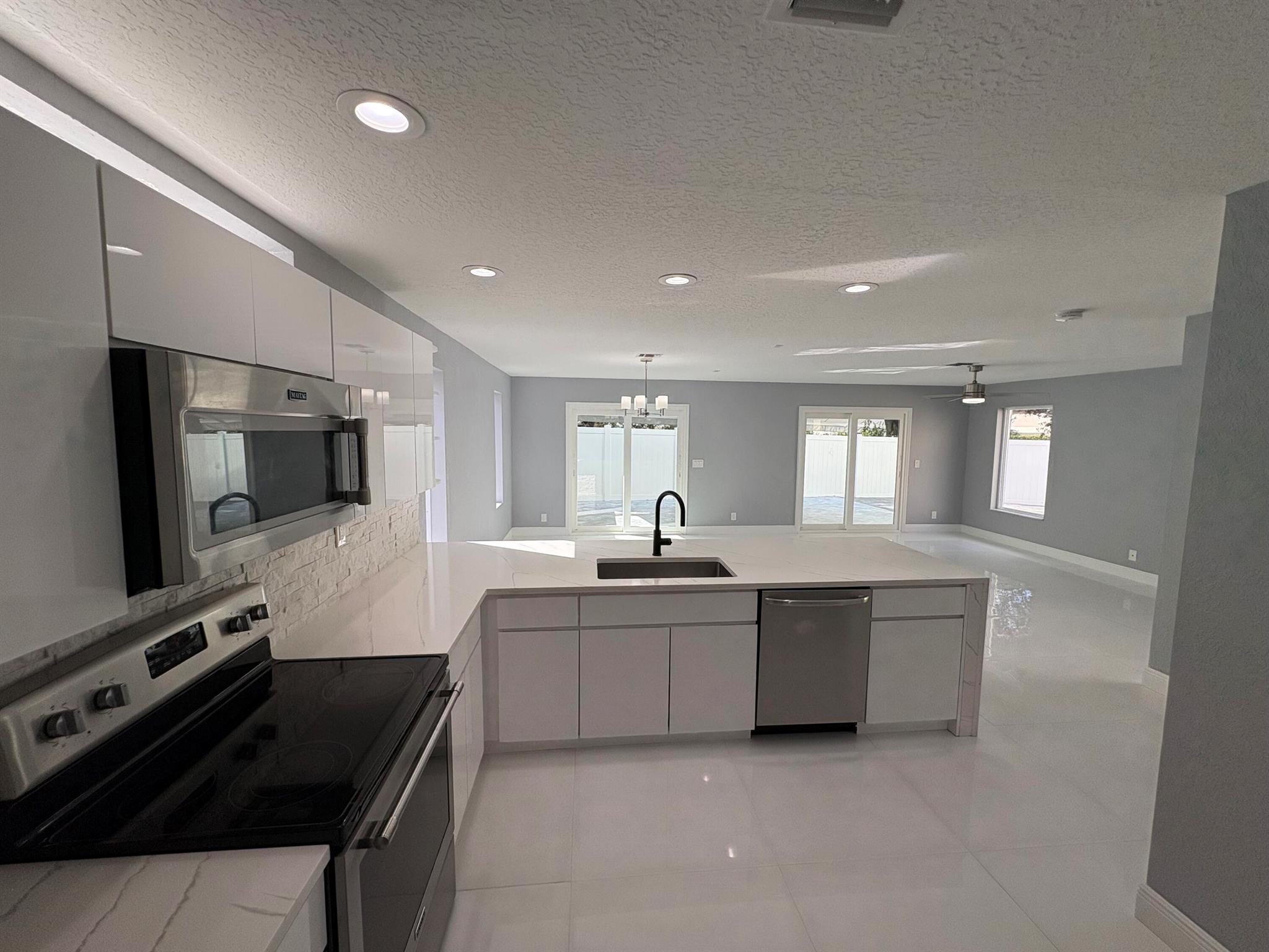 PINE HOLLOW ESTATES - Residential