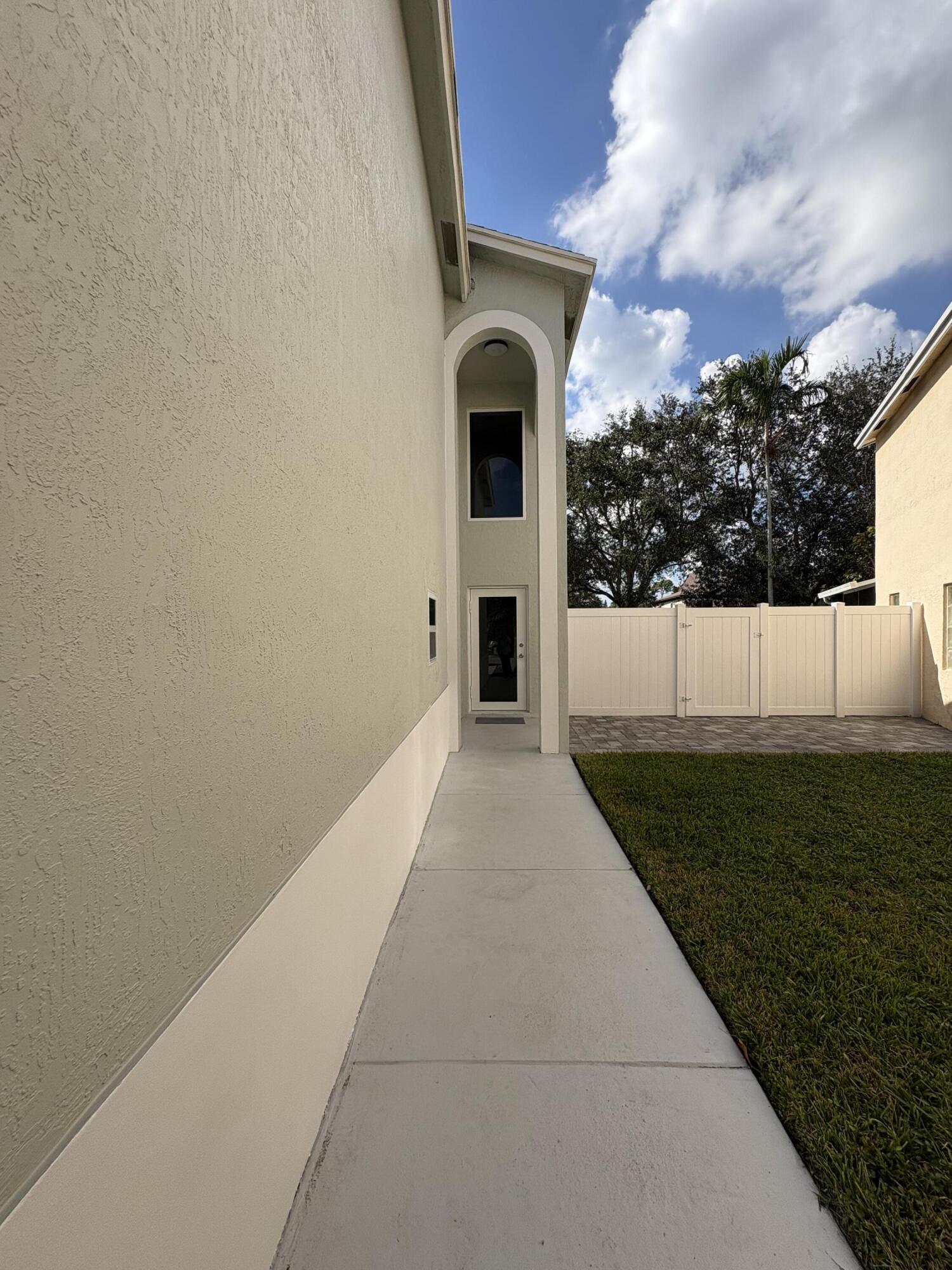 Properties 4243 Pine Hollow Circle