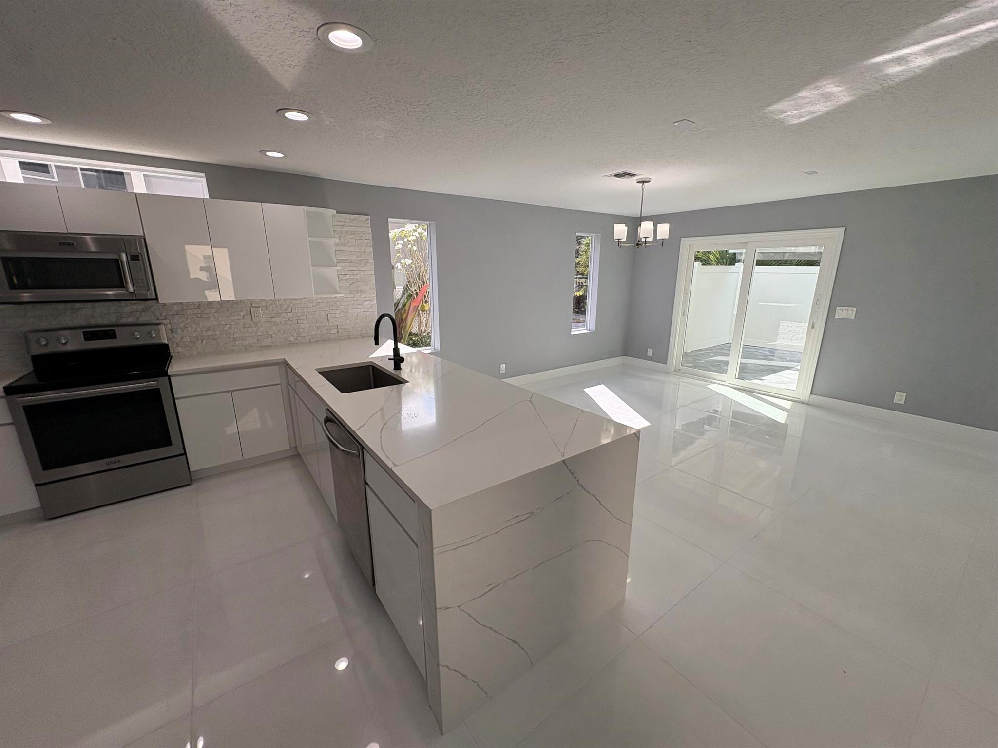 PINE HOLLOW ESTATES - Residential