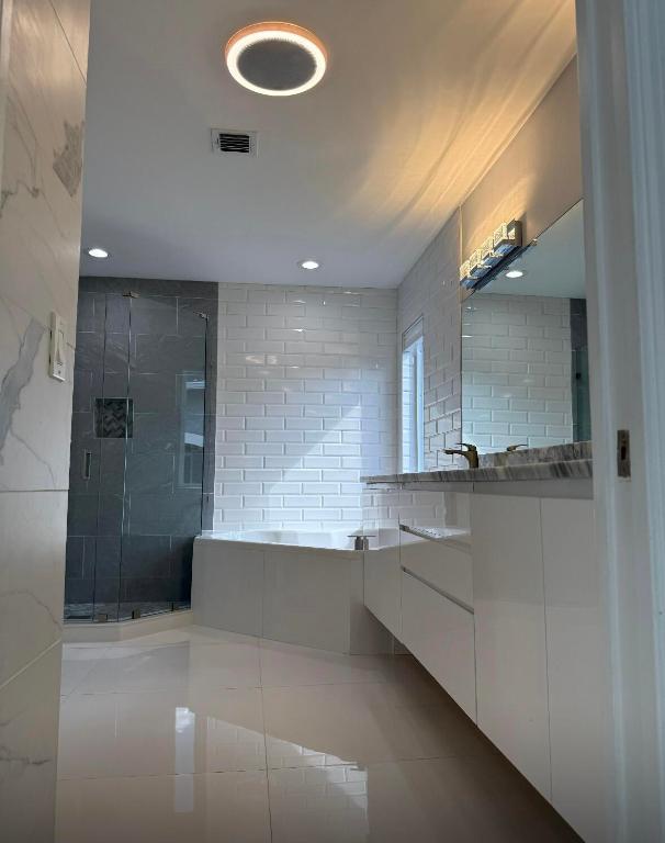 PINE HOLLOW ESTATES - Residential