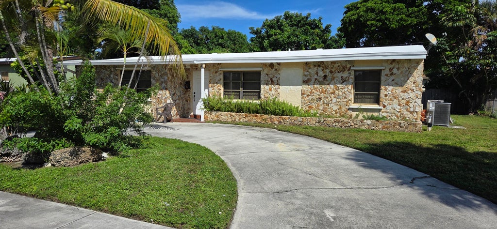 Photo of 2448 NE 13TH Avenue, Pompano Beach, FL 33064 (MLS # B26089744)