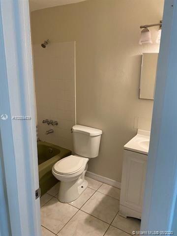 LAUDERDALE - Residential Lease