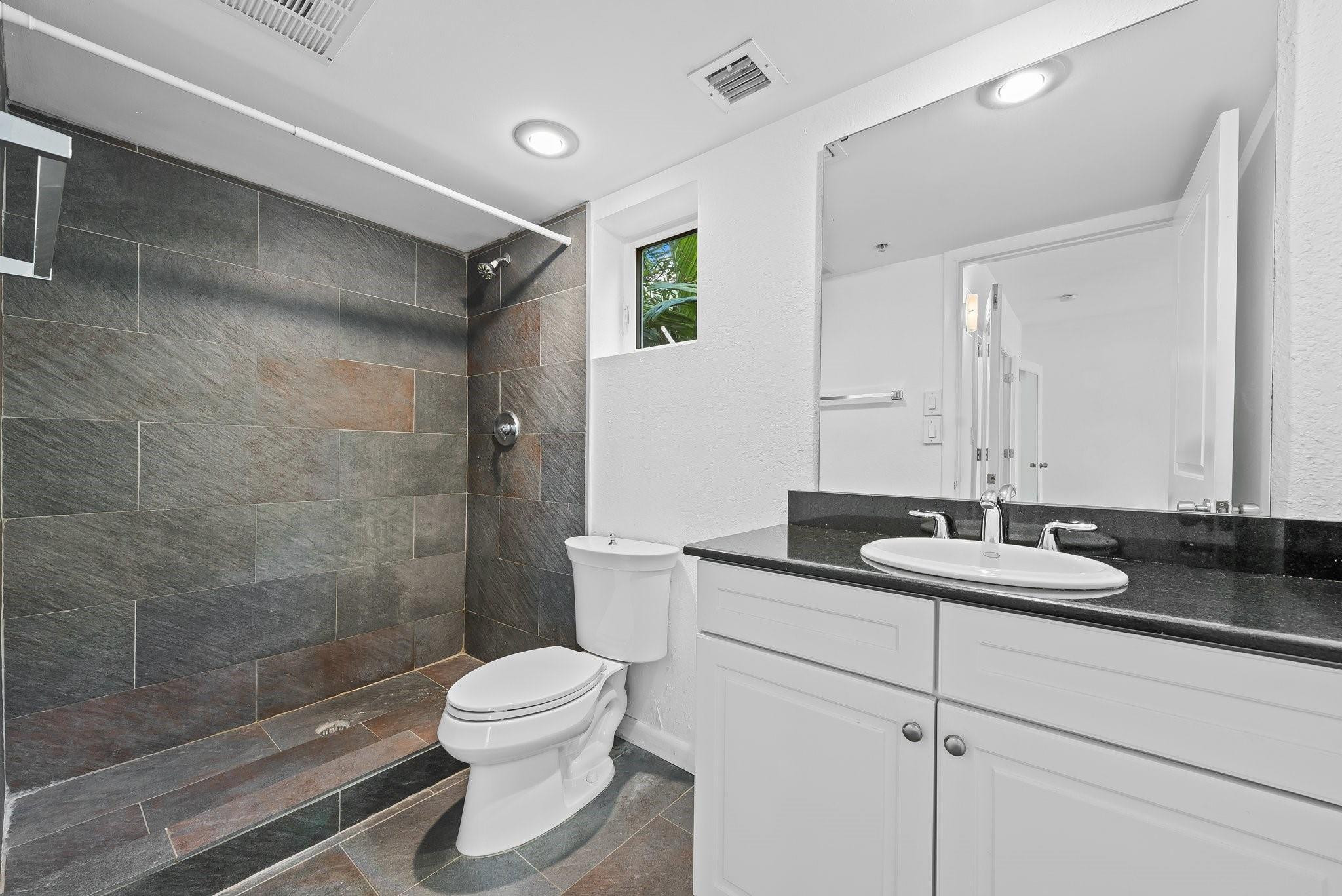 DOCKSIDE LOFTS CONDO - Residential Lease