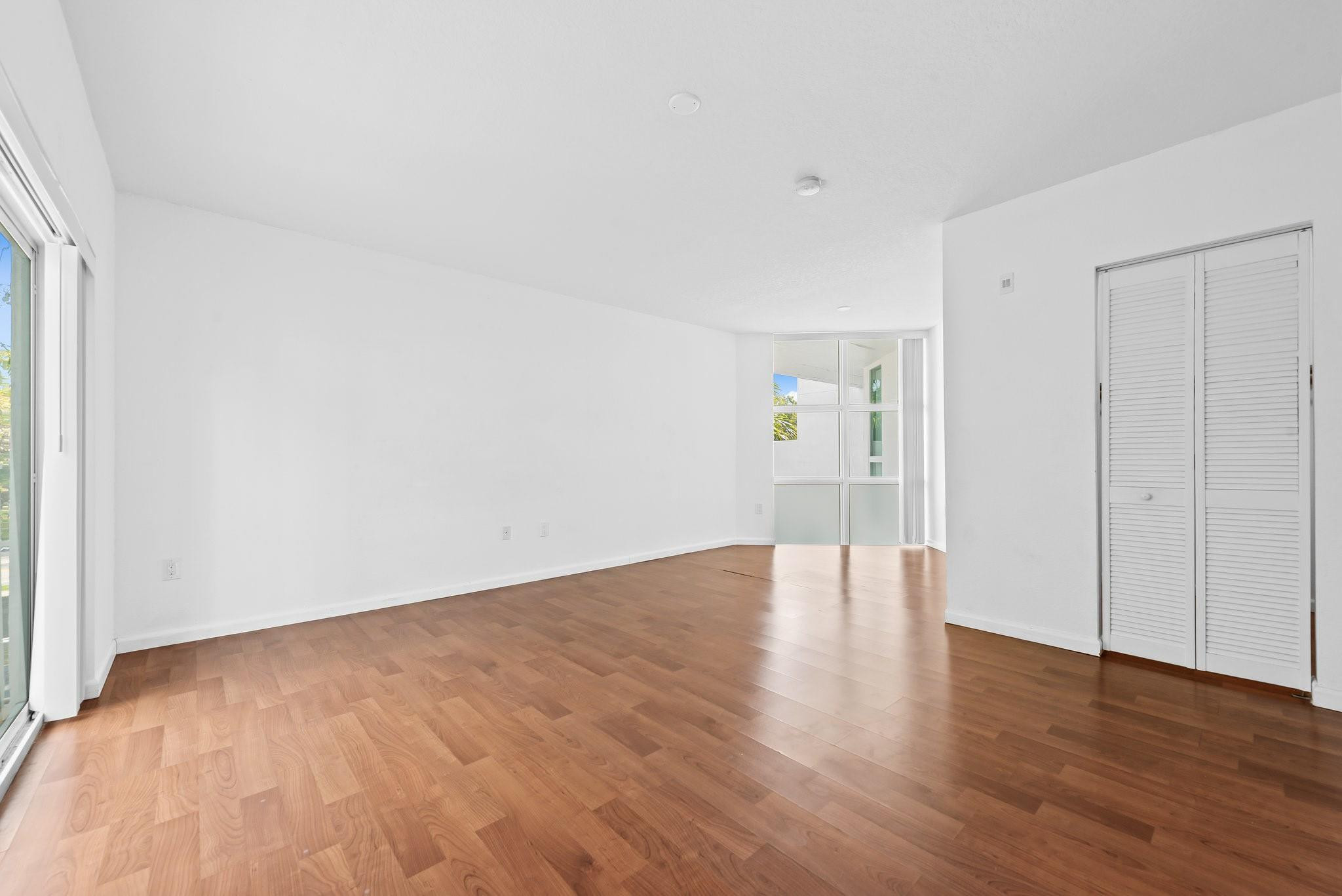 DOCKSIDE LOFTS CONDO - Residential Lease
