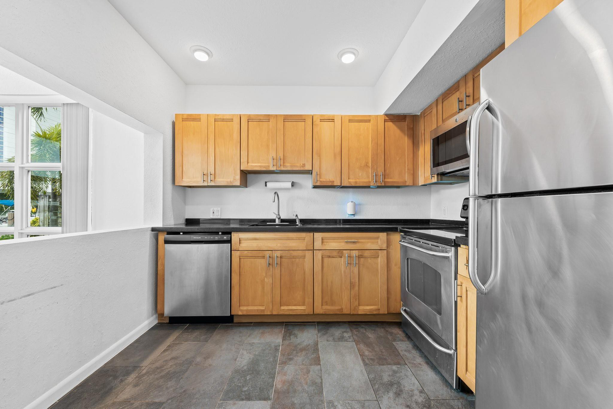 DOCKSIDE LOFTS CONDO - Residential Lease