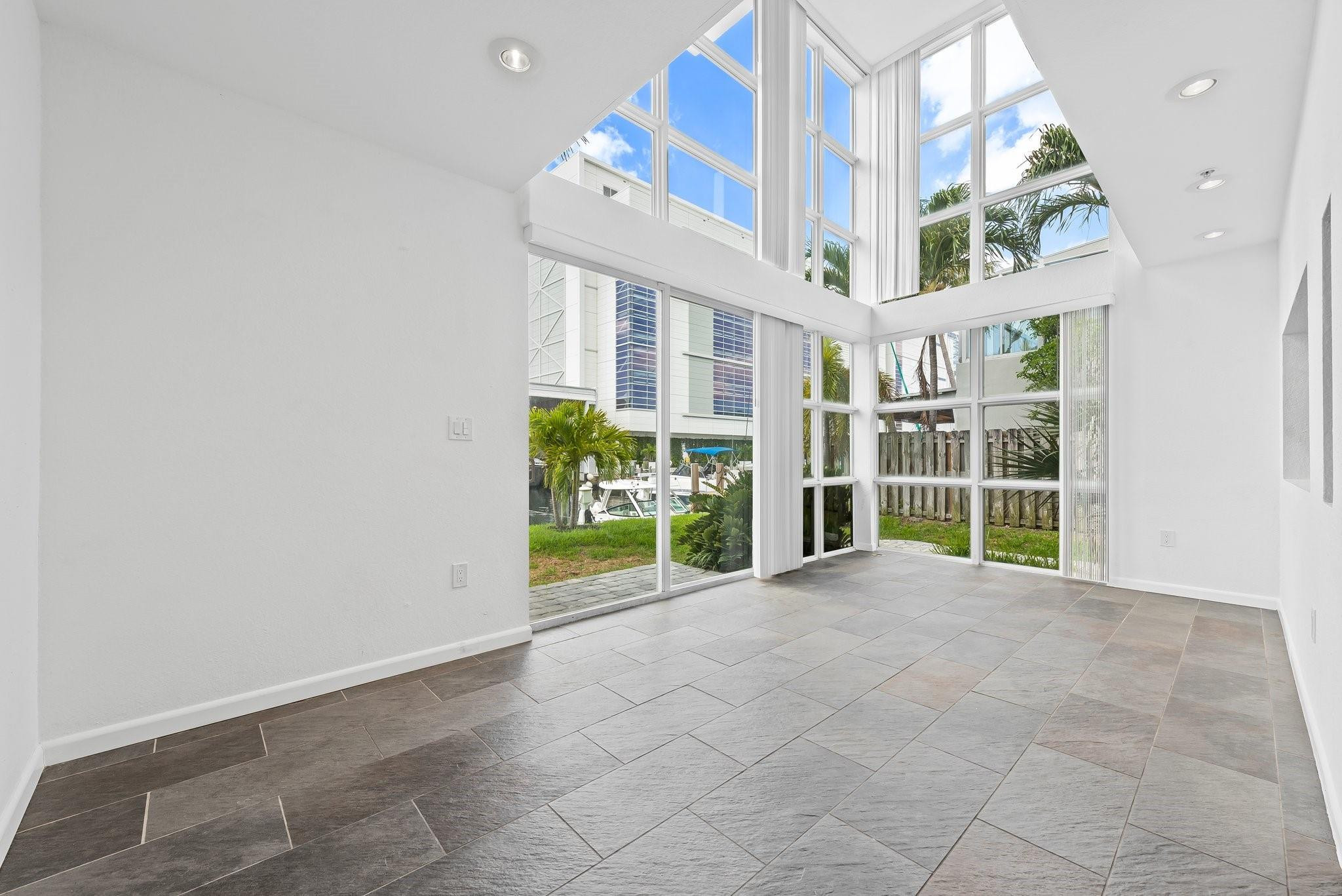 DOCKSIDE LOFTS CONDO - Residential Lease