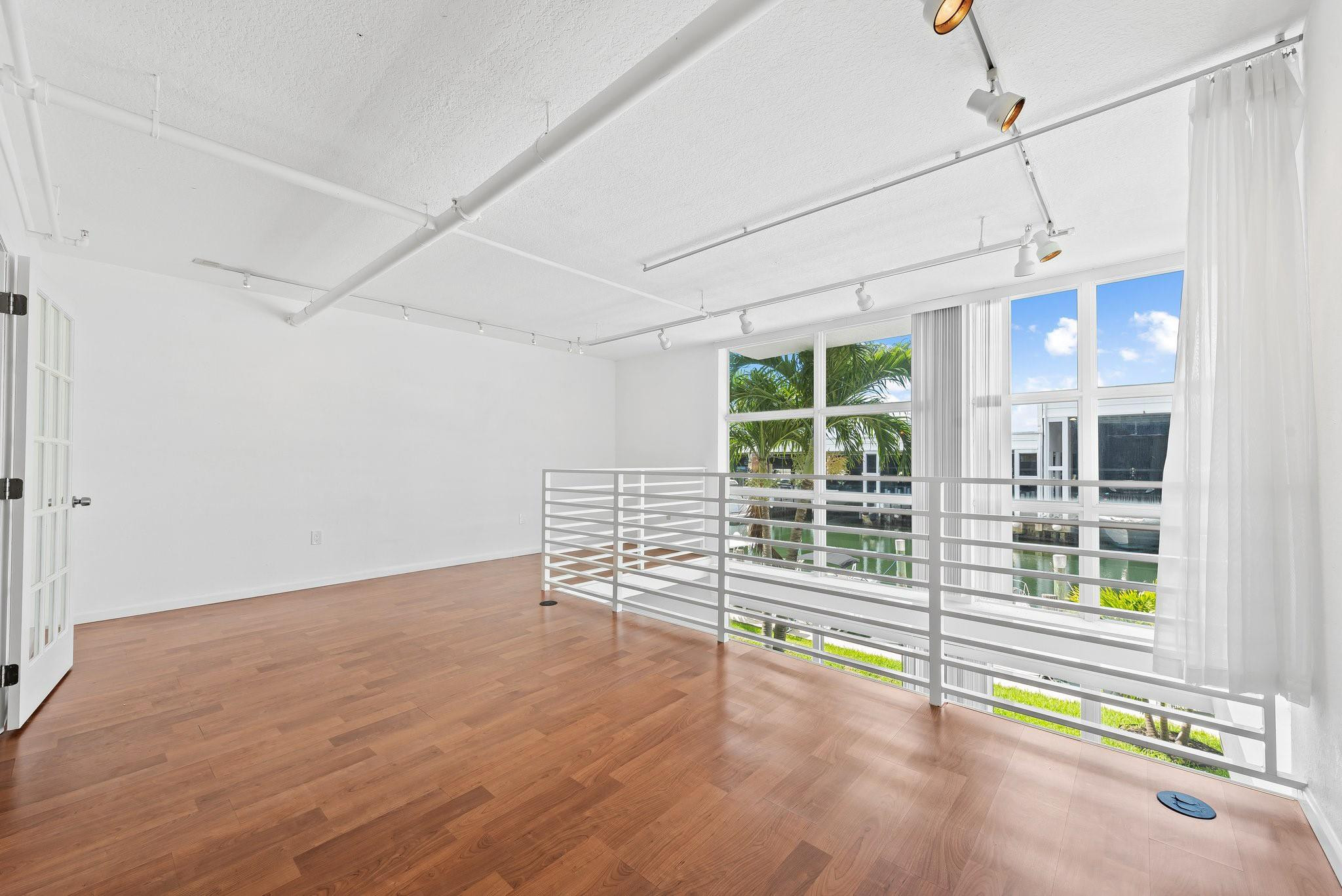 DOCKSIDE LOFTS CONDO - Residential Lease