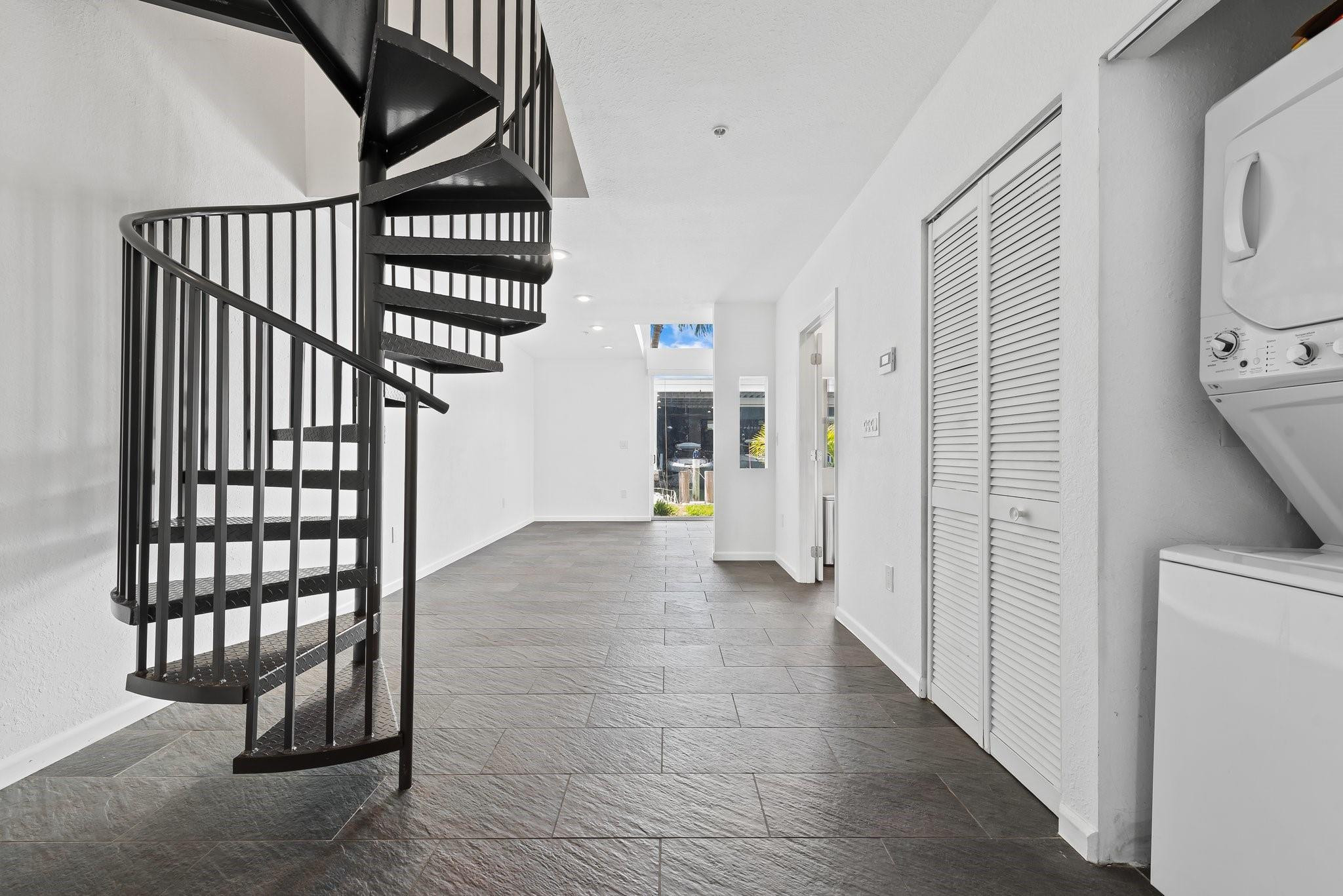 DOCKSIDE LOFTS CONDO - Residential Lease