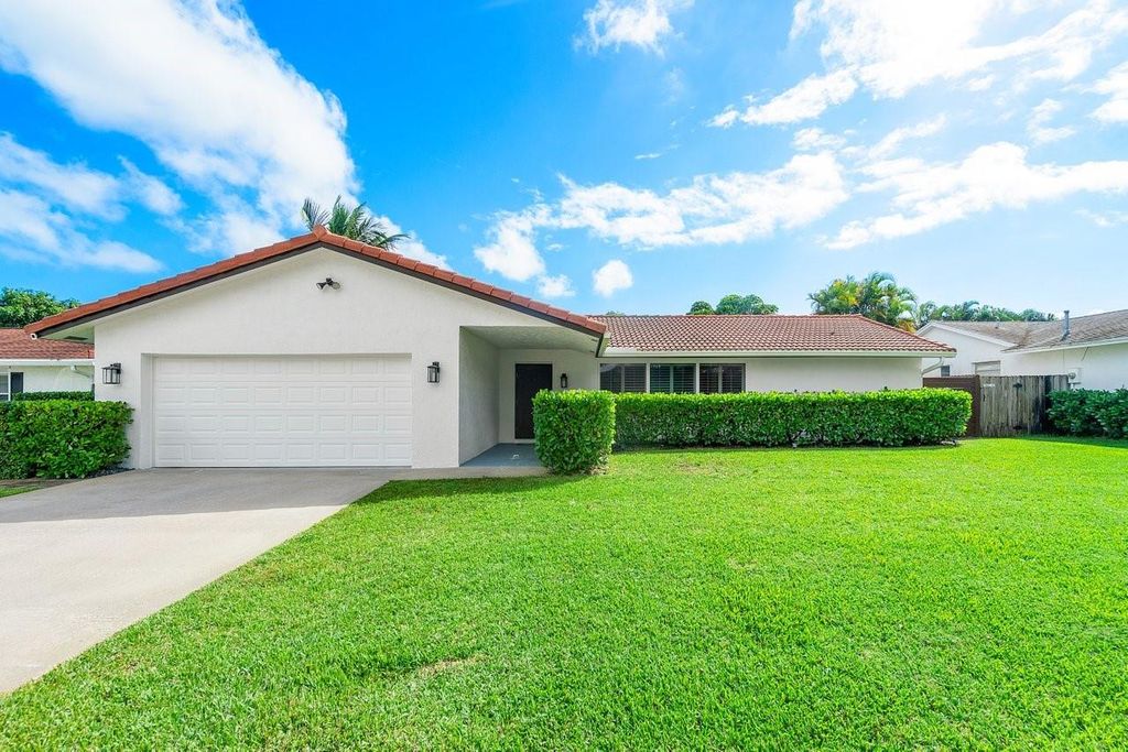 Photo of 11606 Ficus Street, Palm Beach Gardens, FL 33410 (MLS # F10468566)