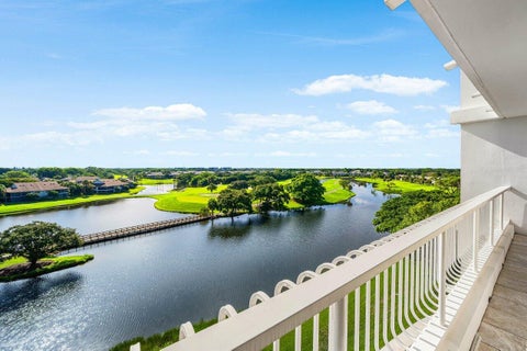 Tiny photo for 20320 FAIRWAY OAKS Drive #372, Boca Raton, FL 33434 (MLS # B26078923)