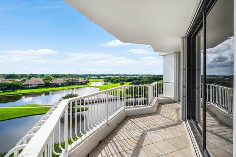 Tiny photo for 20320 FAIRWAY OAKS Drive #372, Boca Raton, FL 33434 (MLS # B26078923)