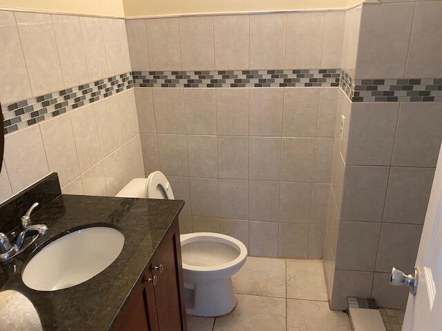 PALM BEACH SQUARE UNIT 6 - Residential Lease