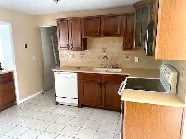 PALM BEACH SQUARE UNIT 6 - Residential Lease