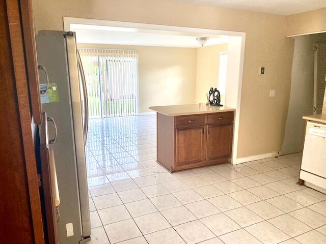 PALM BEACH SQUARE UNIT 6 - Residential Lease