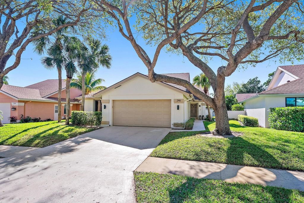 Photo of 246 Ridge Road, Jupiter, FL 33477 (MLS # R10962521)