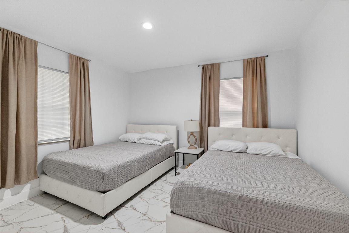 OAKLAND PARK SECOND ADD - Residential