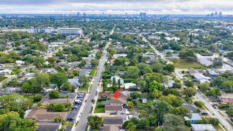 Tiny photo for 698 NE 36th Street, Oakland Park, FL 33334 (MLS # R11155204)