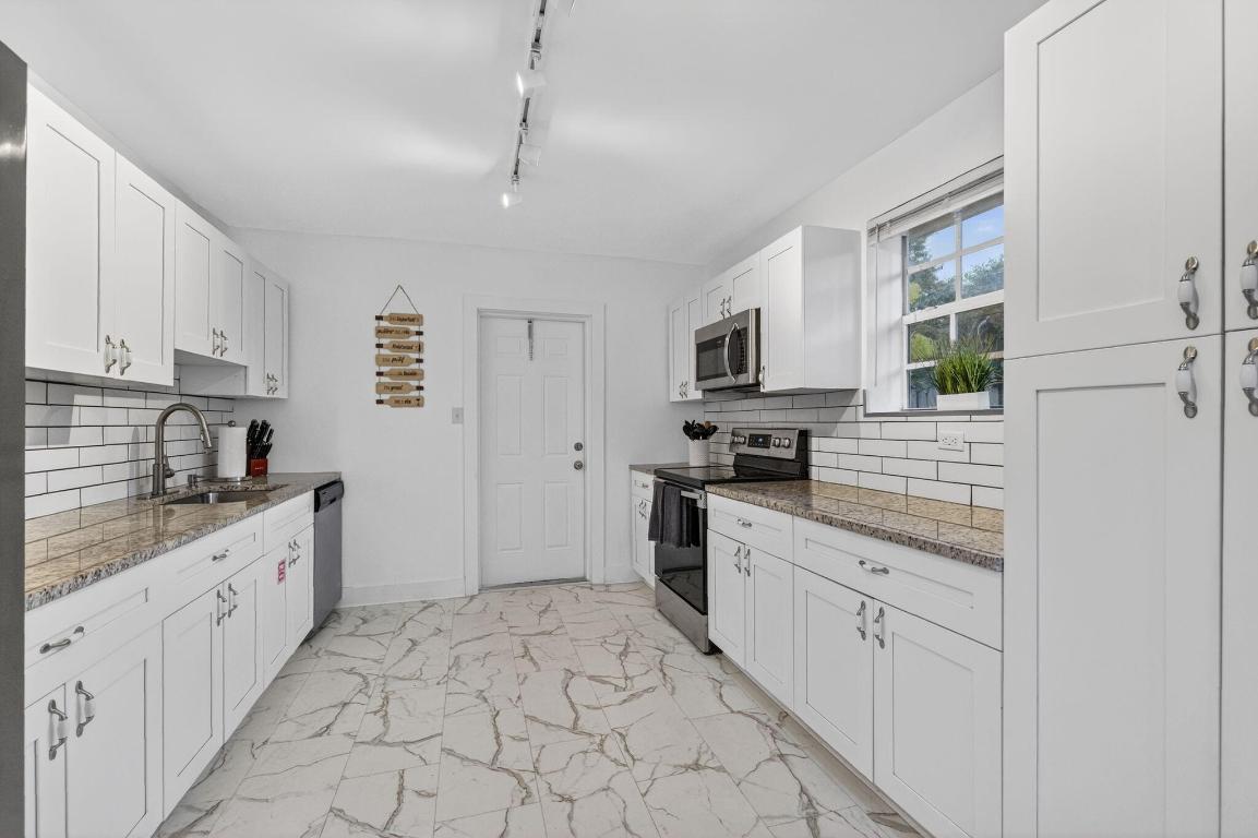 OAKLAND PARK SECOND ADD - Residential