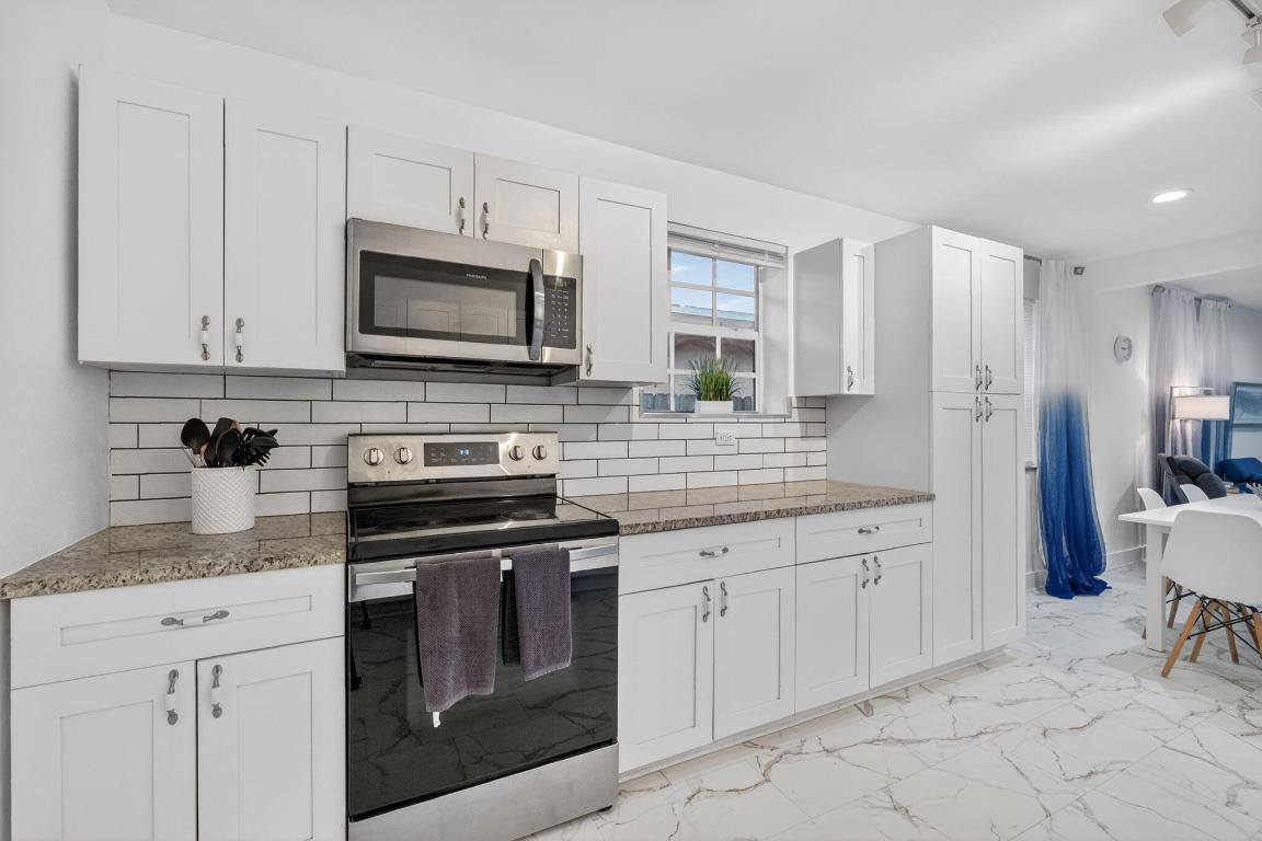 OAKLAND PARK SECOND ADD - Residential