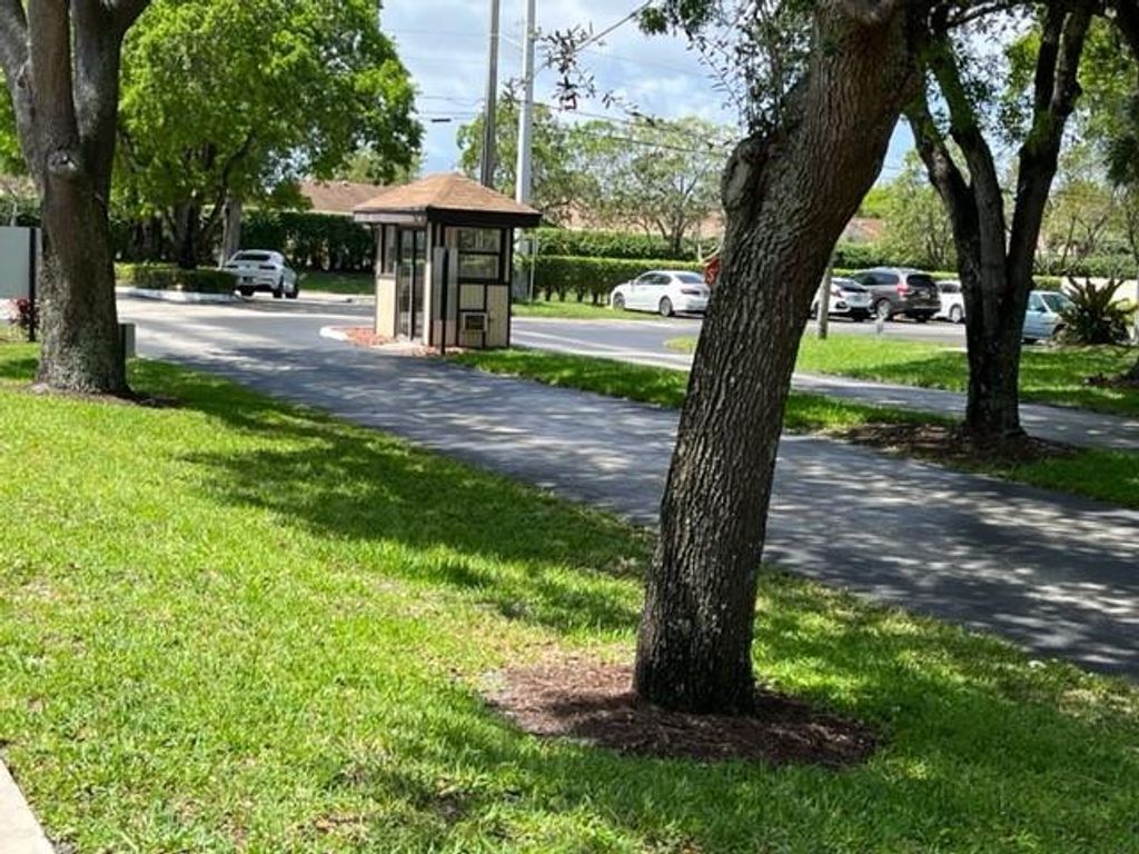Photo of 1921 SW 15th Street #Unit 29, Deerfield Beach, FL 33442 (MLS # B26014491)