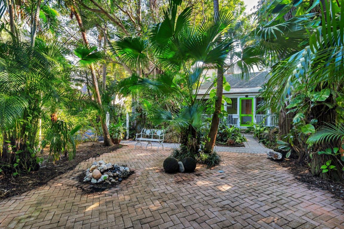 PLAZA PL - Residential