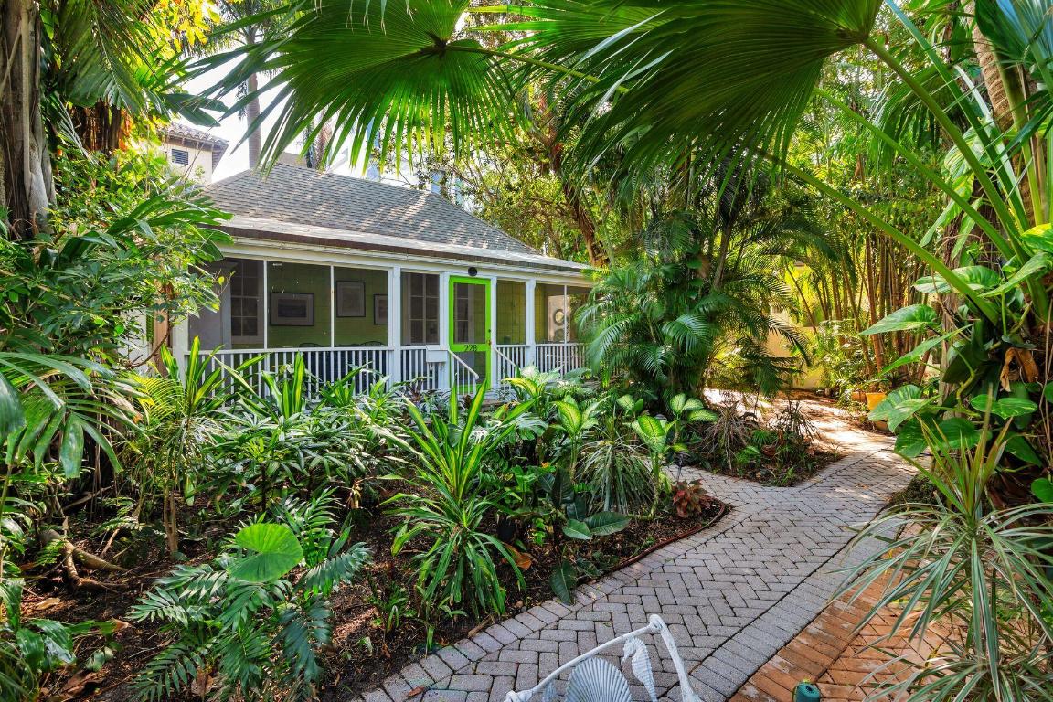 PLAZA PL - Residential