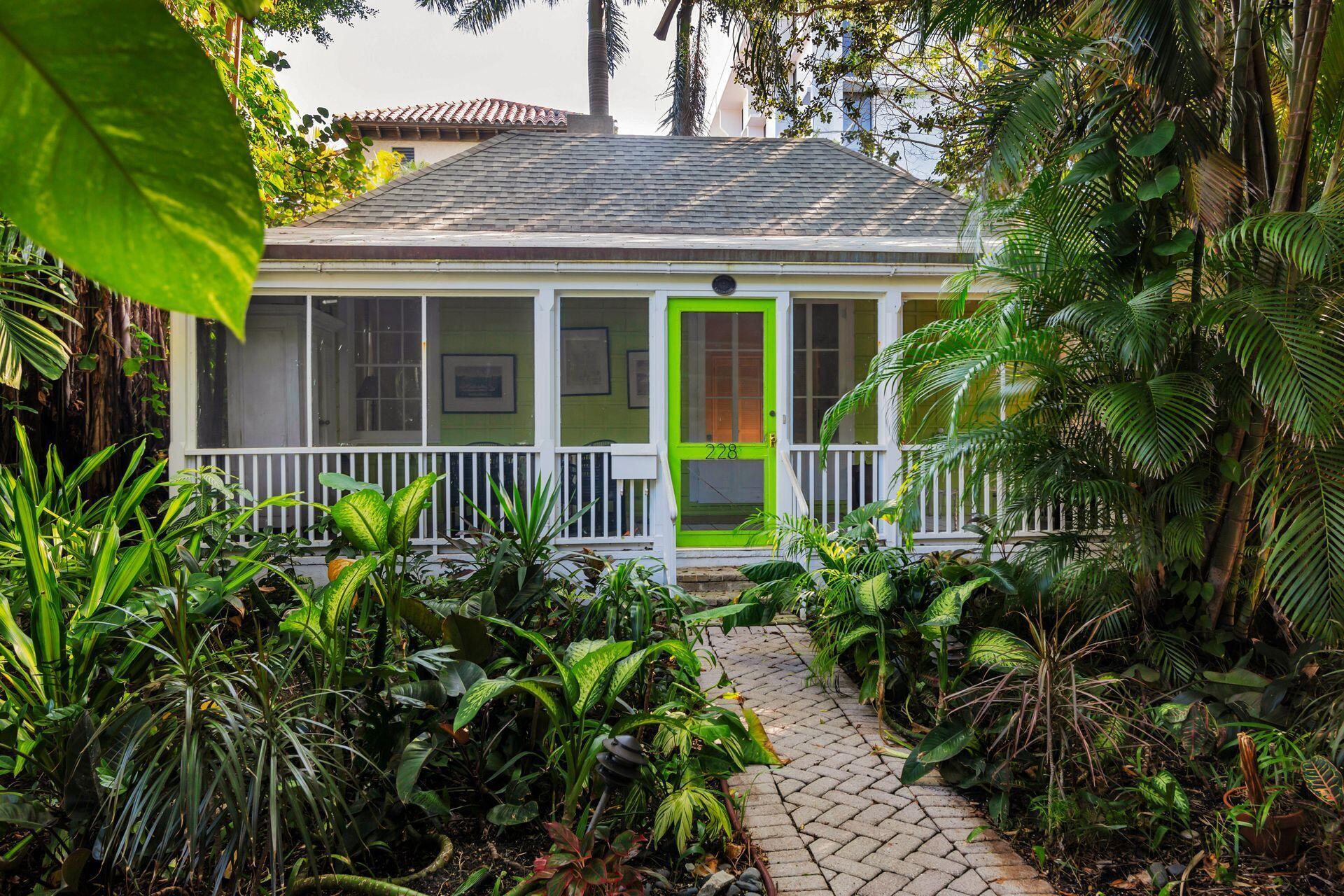 PLAZA PL - Residential