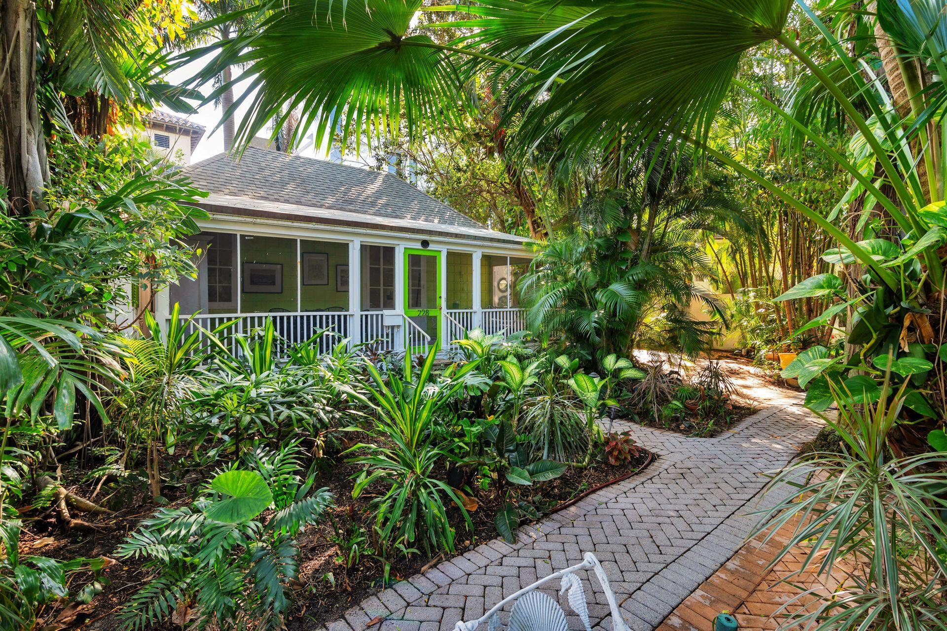 PLAZA PL - Residential