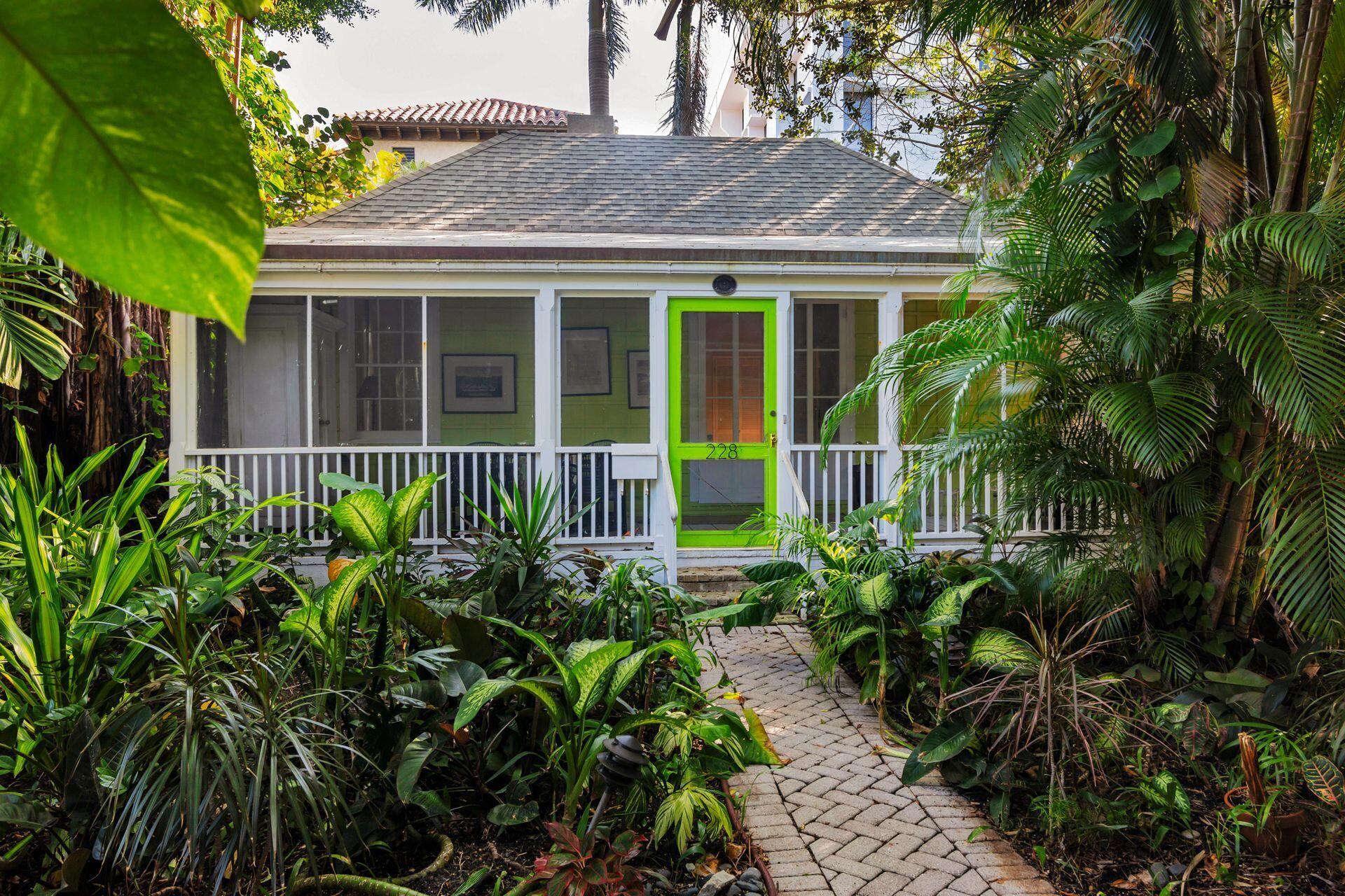 PLAZA PL - Residential