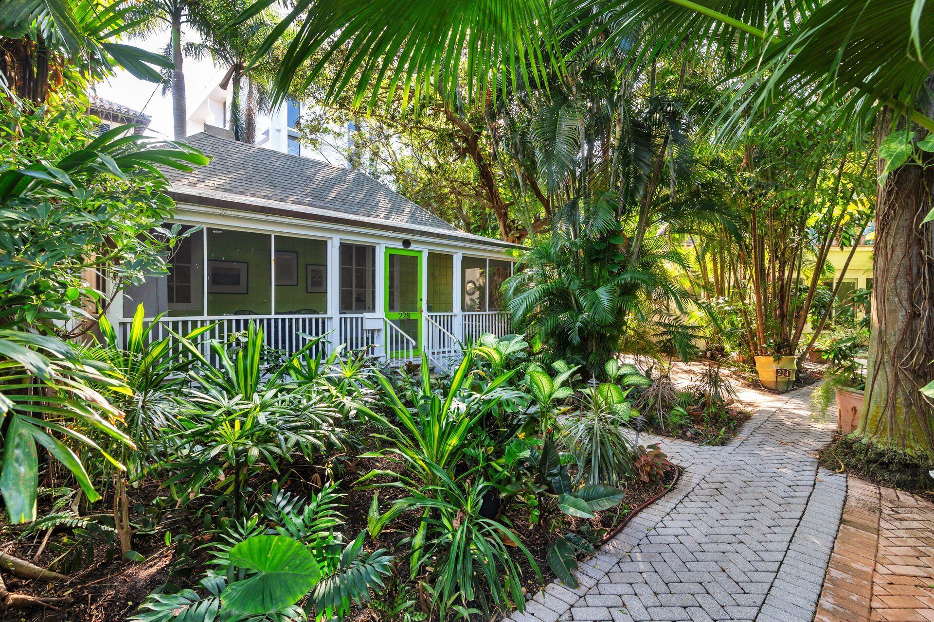 PLAZA PL - Residential