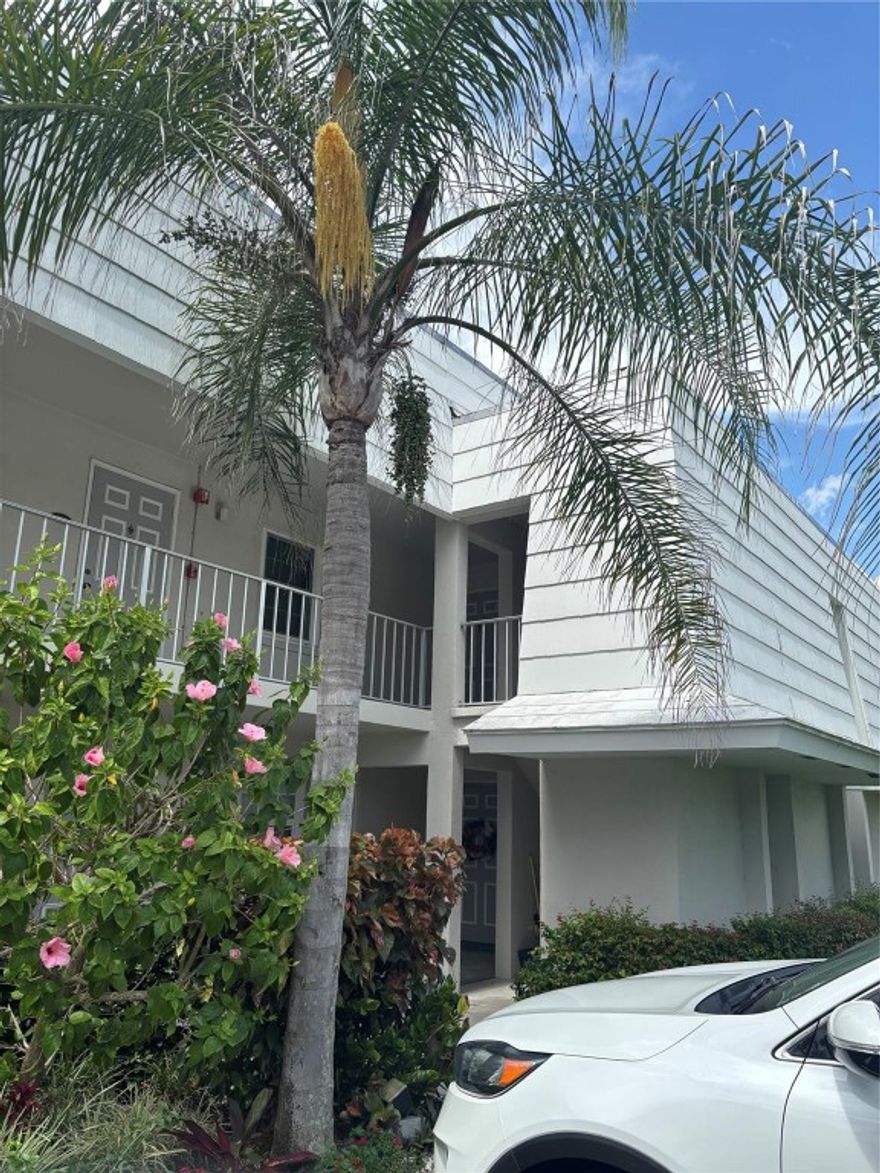 Top floor corner unit available for off-season 2025 or winter season 2026. Sleeps up to 10! 3 month minimum and over 55 years old community right across from the beach. Private complex pool with lot’s of lounge chairs in the sun and shade, Tennis and Pickle Ball. Very Large corner unit has 3 bedrooms (one is a sitting room with a convertible sofa bed). Open floor plan with Granite counter tops. Come play on Singer Island! You can be in the kitchen and see all the way to the balcony. Great Entertaining space. Ample guest parking. Near great restaurants, shopping, beaches, mall, etc. only 20 minutes from Palm Beach Airport. Guests of tenants do not need to be over 55.