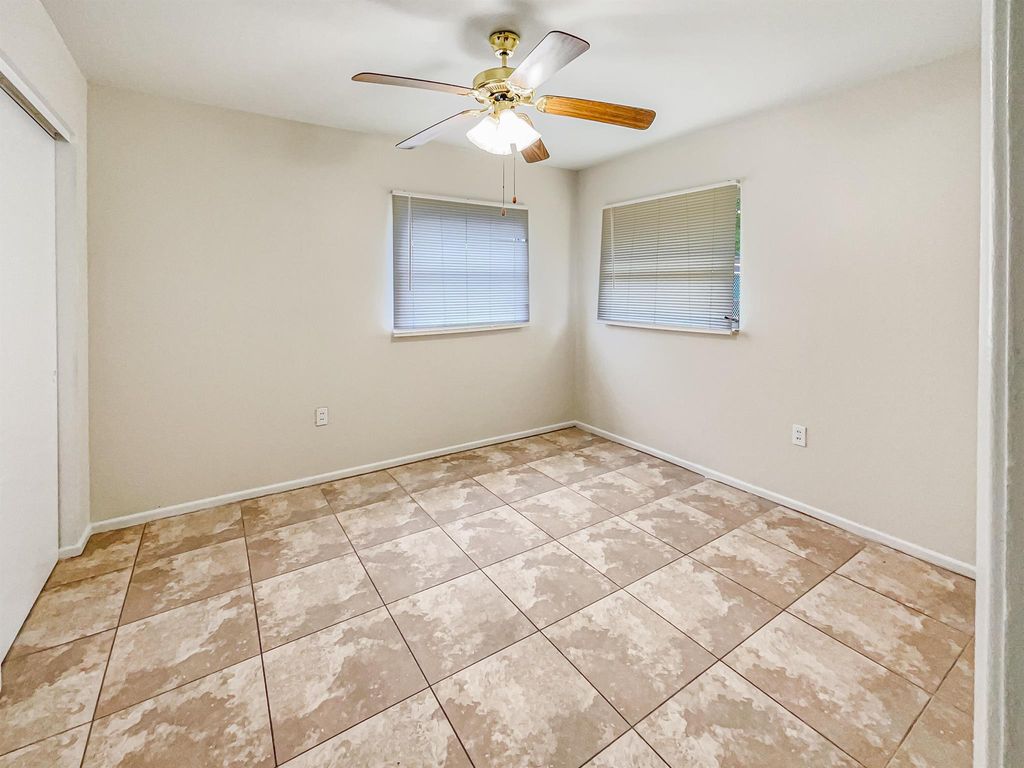 Photo of 509 Azalea Avenue, Fort Pierce, FL 34982 (MLS # R10997798)