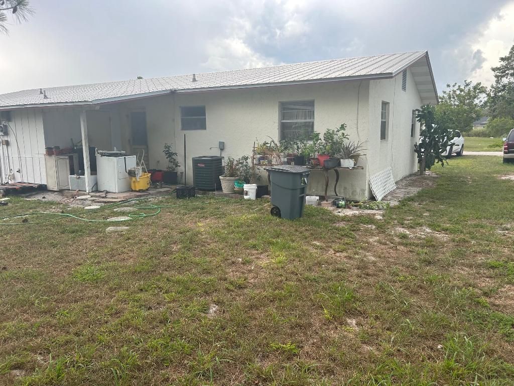 Photo of 2536 Seneca Avenue, Fort Pierce, FL 34946 (MLS # R11094783)