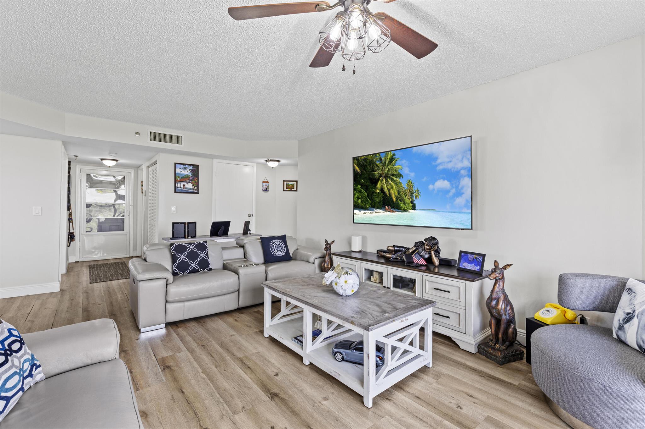 3465 Via Poinciana 606