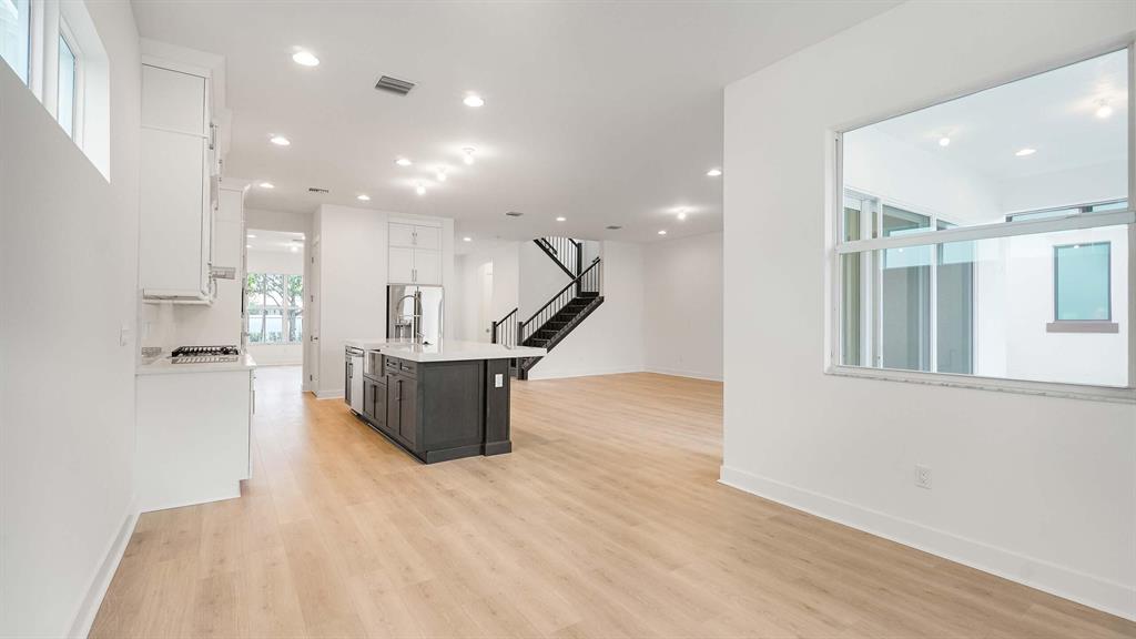 ALTON NEIGHBORHOOD - Residential