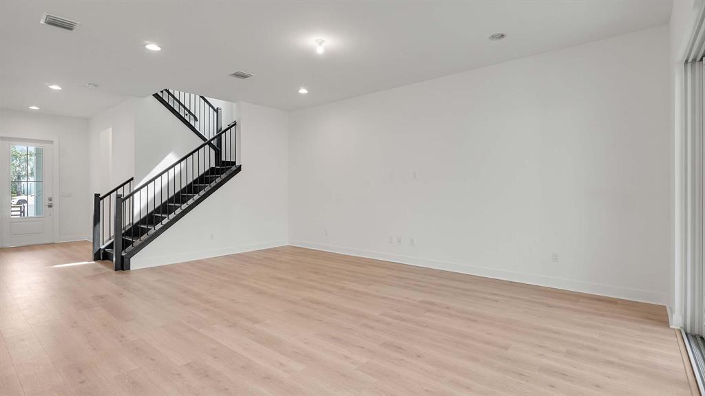 ALTON NEIGHBORHOOD - Residential