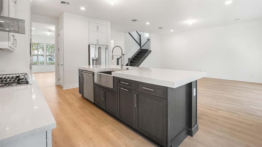 ALTON NEIGHBORHOOD - Residential