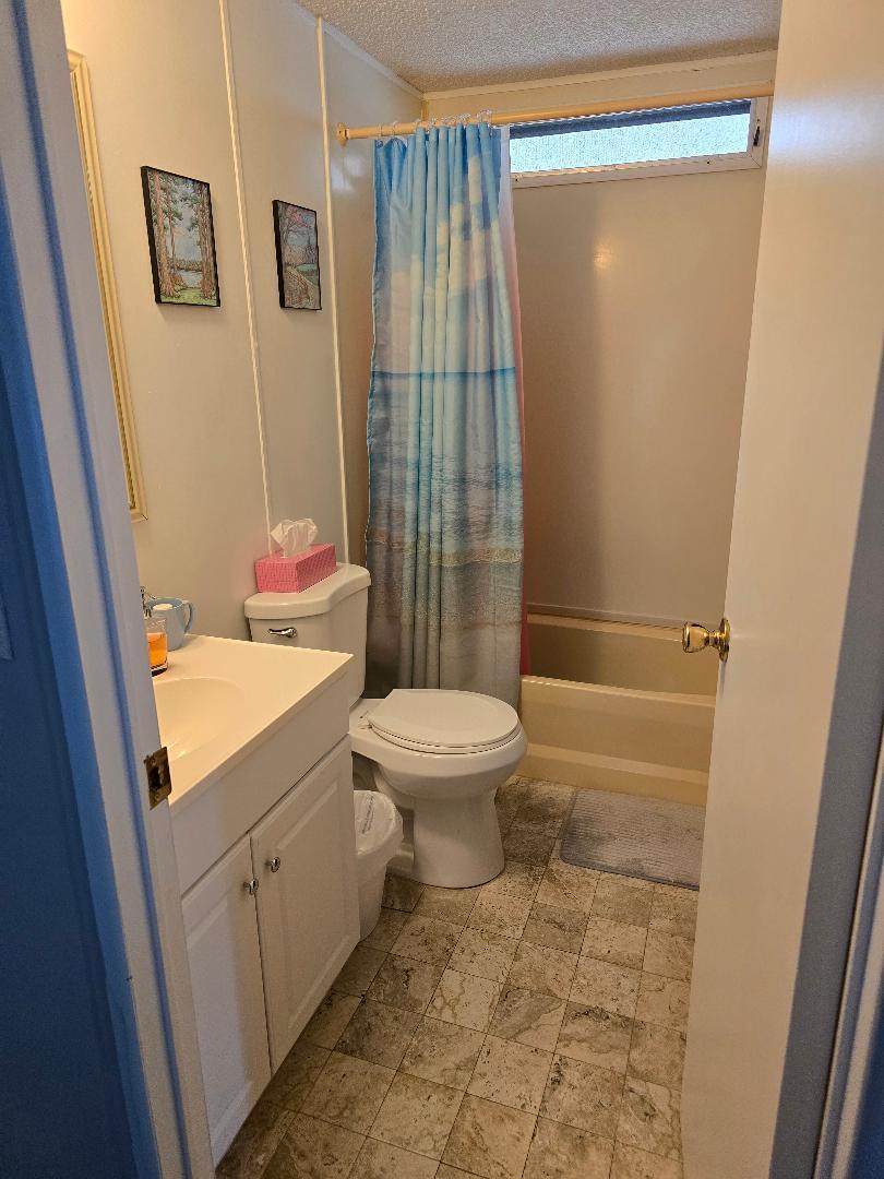 TROPICAL ISLES - Residential