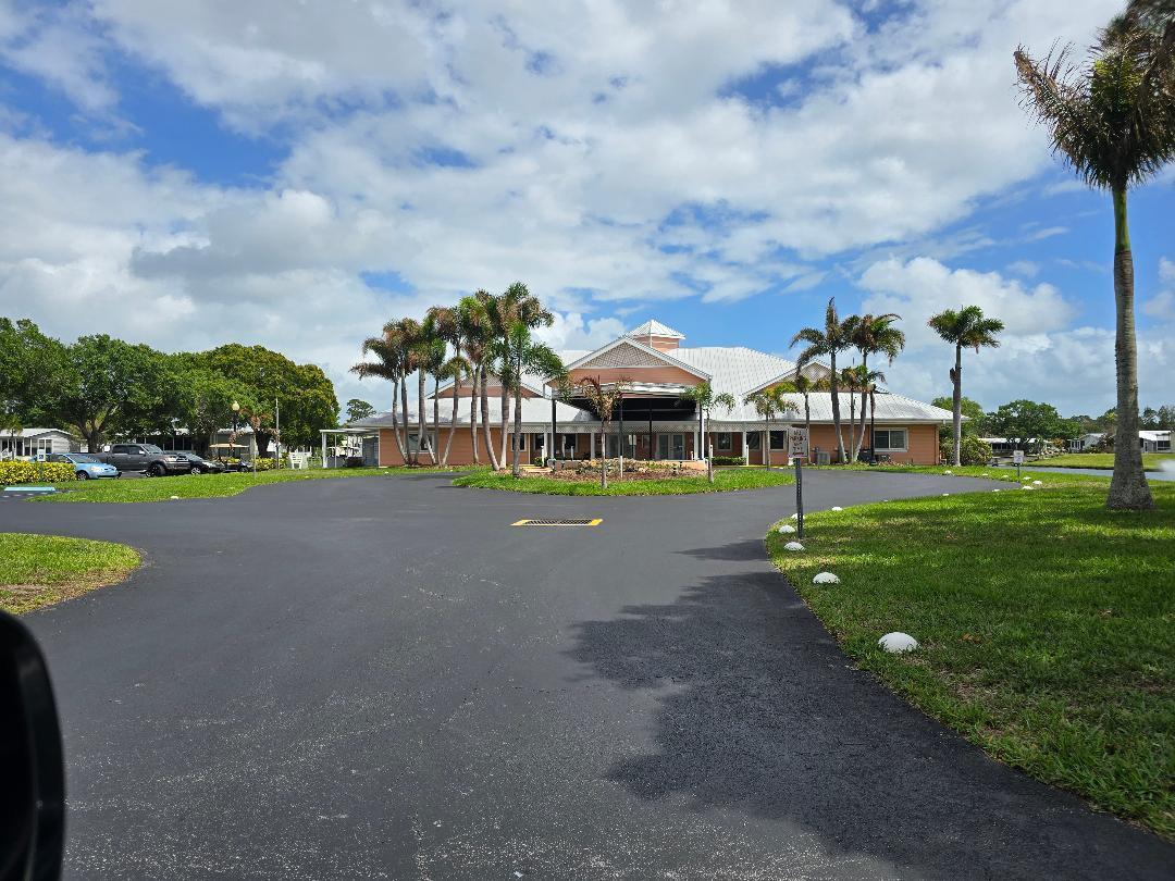 TROPICAL ISLES - Residential