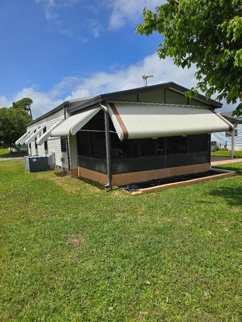 TROPICAL ISLES - Residential